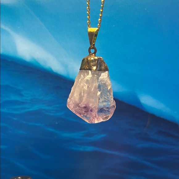 Elegant Organic Amethyst Crystal Pendant Necklace on a 19” gold filled chain. - Picture 1 of 2
